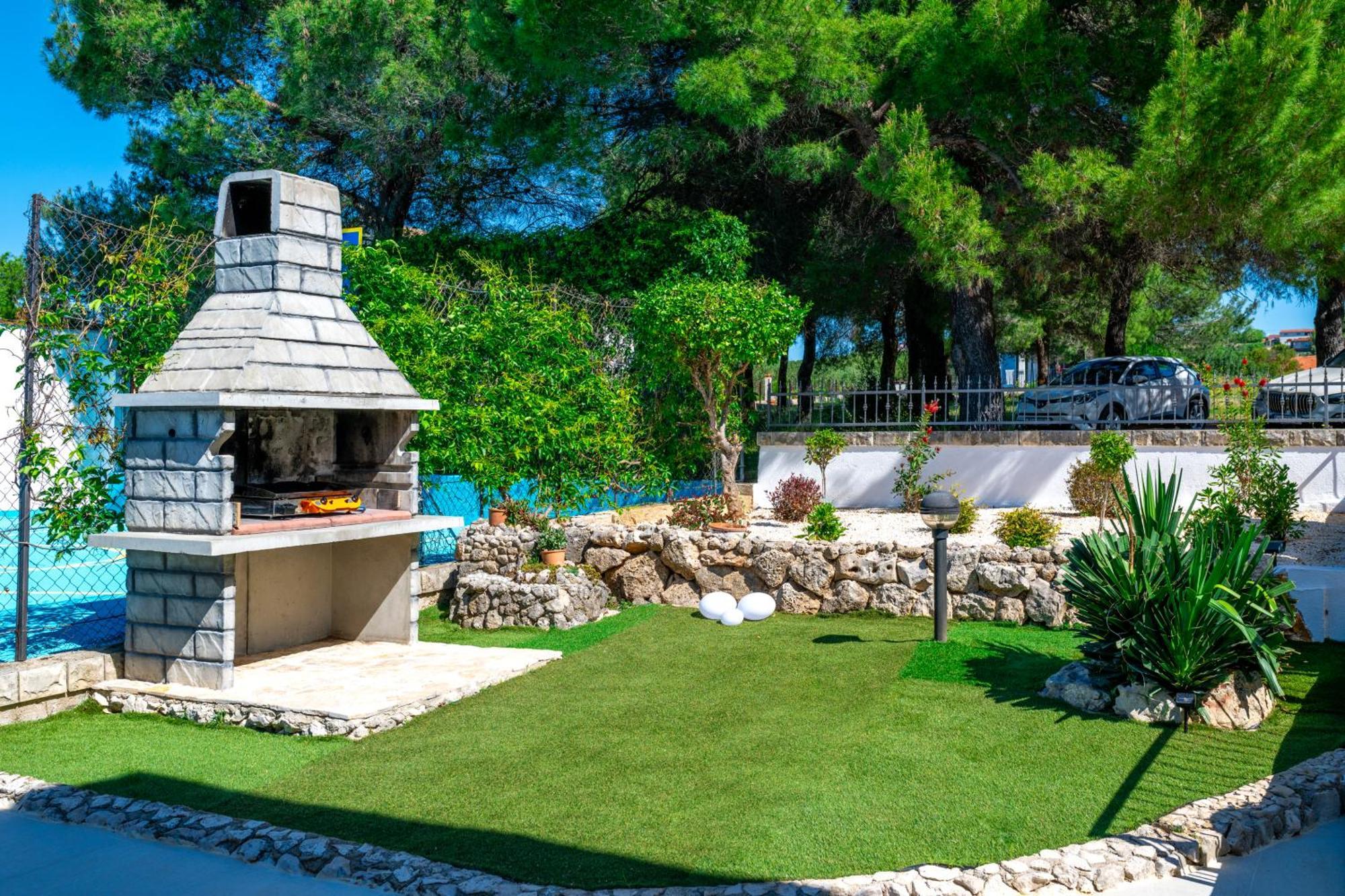 Villa Plenca - Heated Pool ! Šibenik Kültér fotó